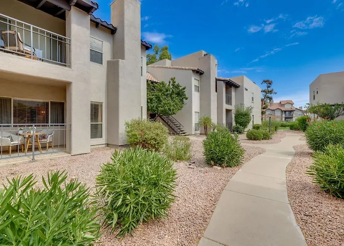 Extended-stay W/ Pool Access Holiday home *