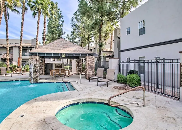 Extended-stay W/ Pool Access Holiday home *