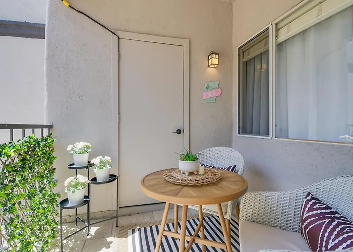 Extended-stay W/ Pool Access Holiday home *